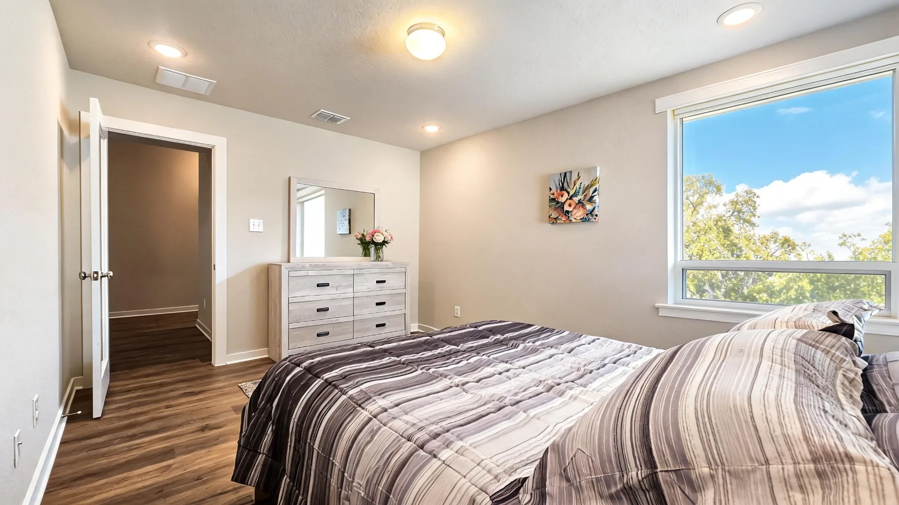 Furnished secondary bedroom at Beebrush Saddle